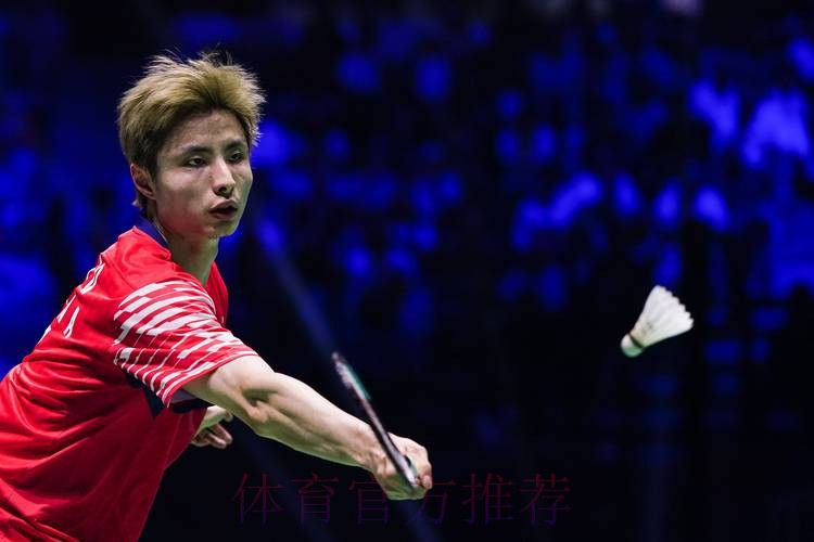 石宇奇完胜李卓耀晋级半决赛