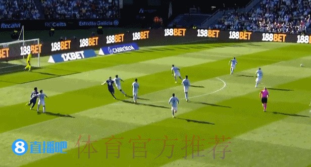 西甲-本泽马三罚点球进两球 皇马2-1获胜12分领跑